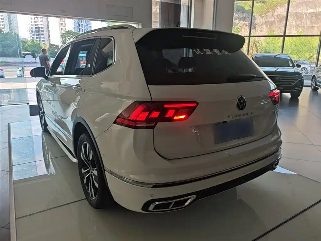 Volkswagen Tiguan L L 2024 330TSI AT R-Line