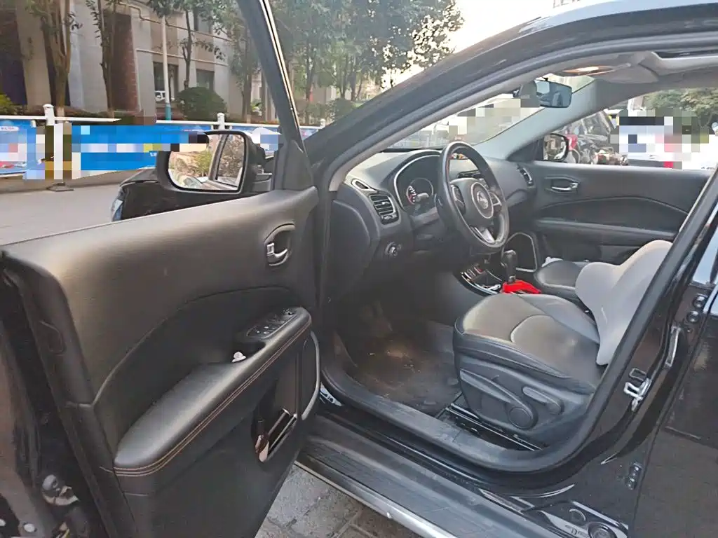 Jeep Compass — миниатюра 12