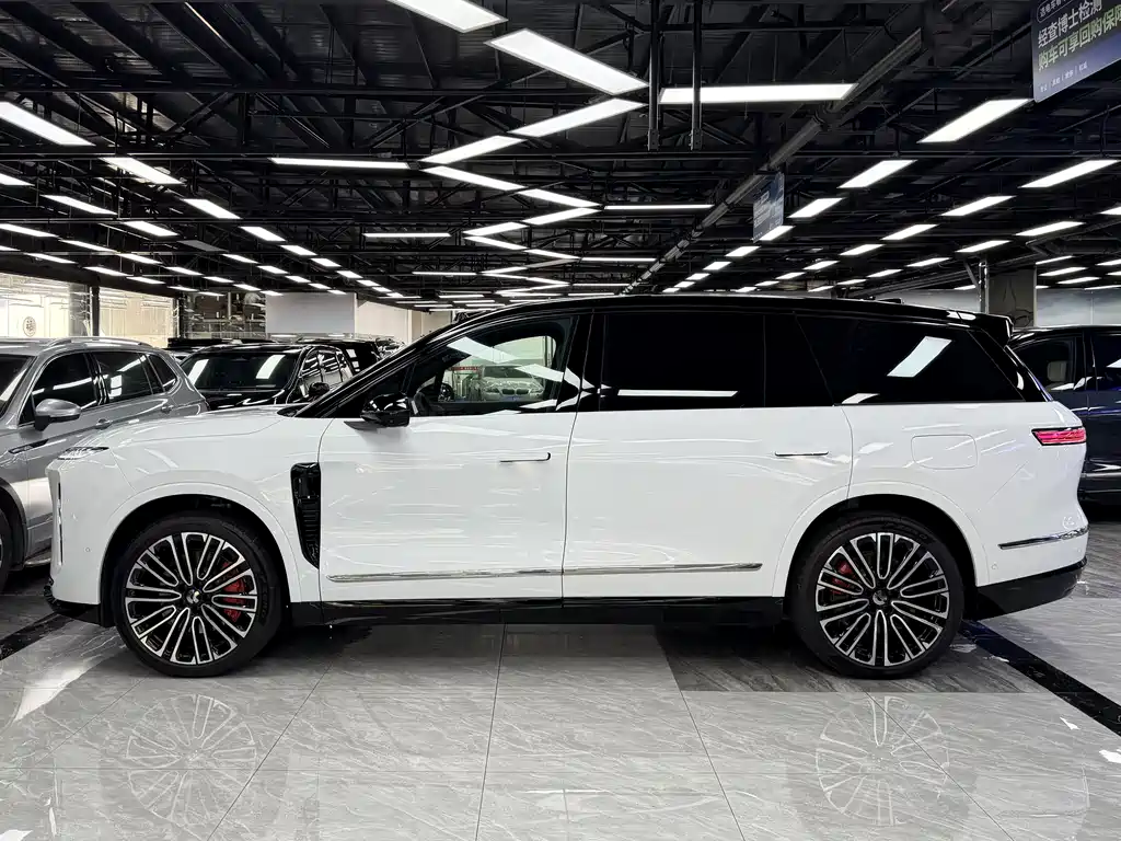 NIO ES8 2026 мест Executive
