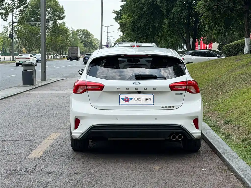 Ford Focus 2021 EcoBoost 180 AT