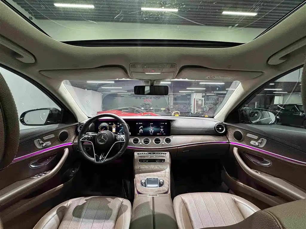 Mercedes-Benz E-Class — миниатюра 13