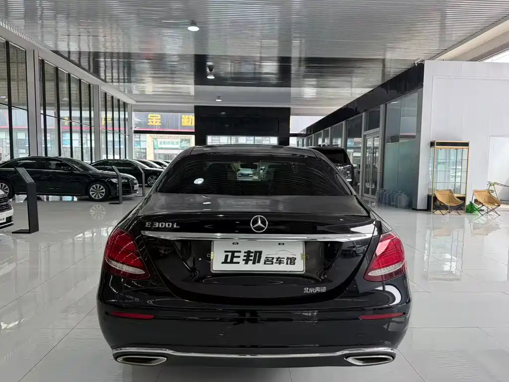 Mercedes-Benz E-Class — миниатюра 4
