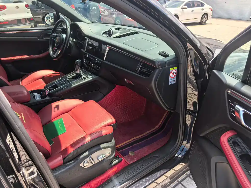 Porsche Macan — миниатюра 8