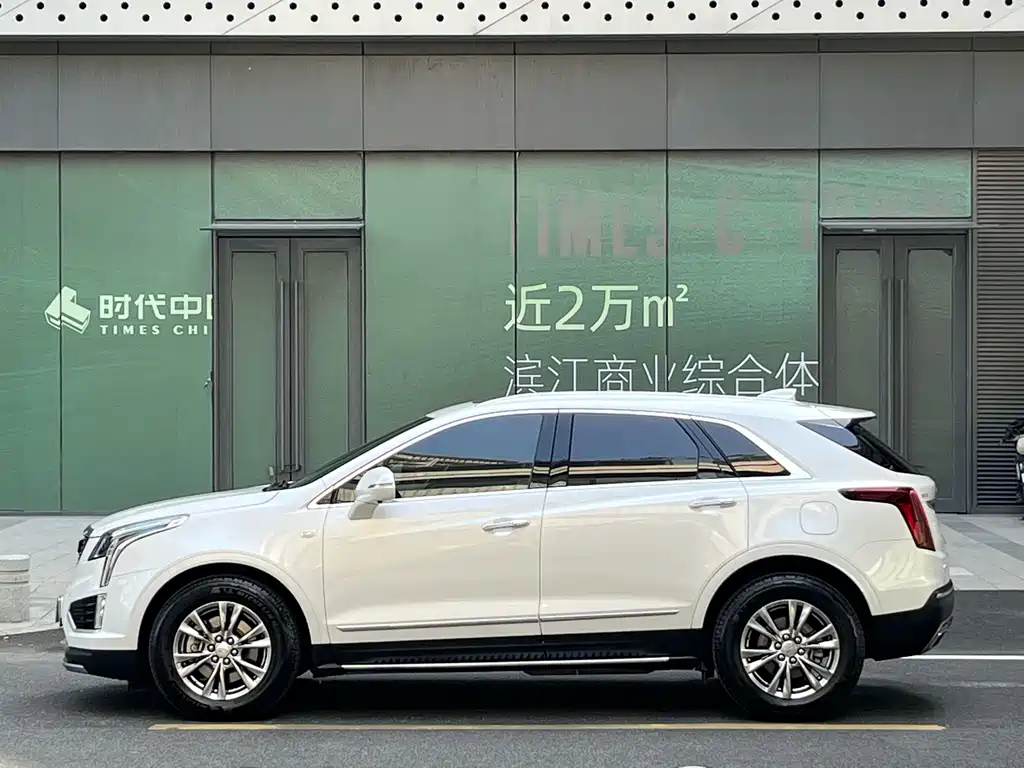 CADILLAC XT5