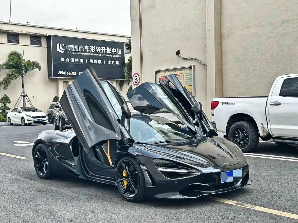MCLAREN 720S