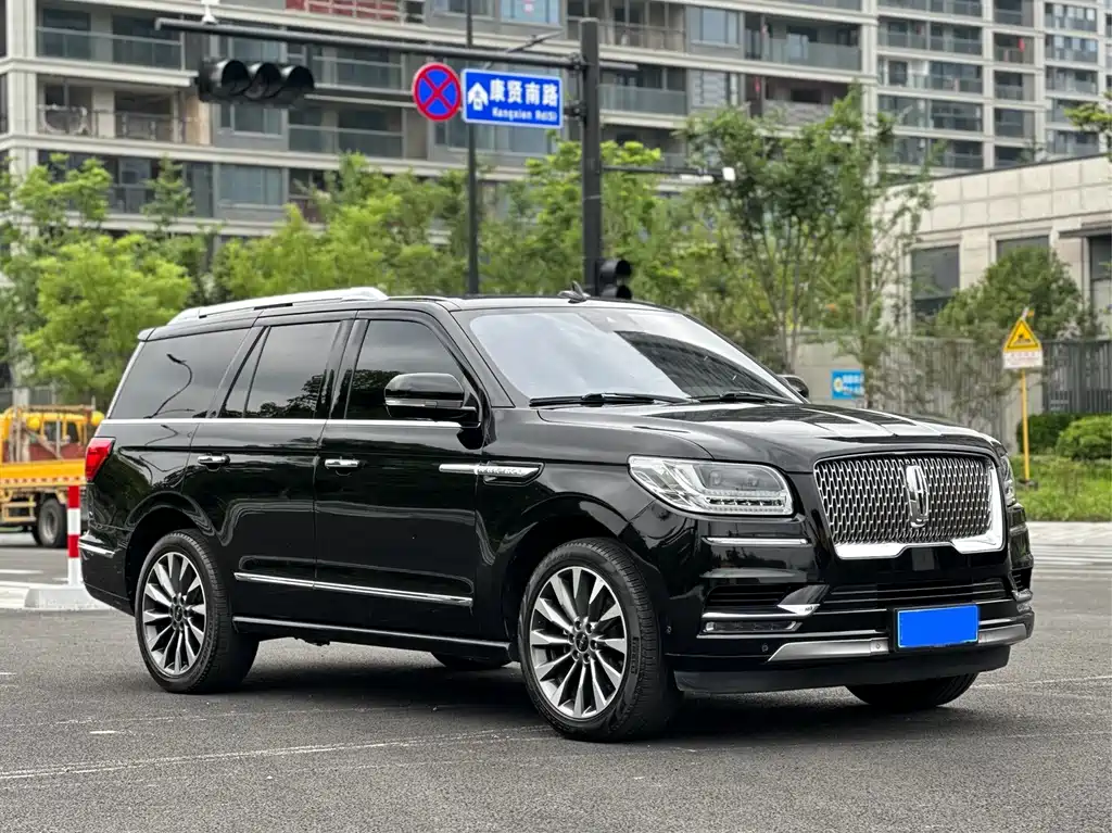 Lincoln Navigator — миниатюра 3