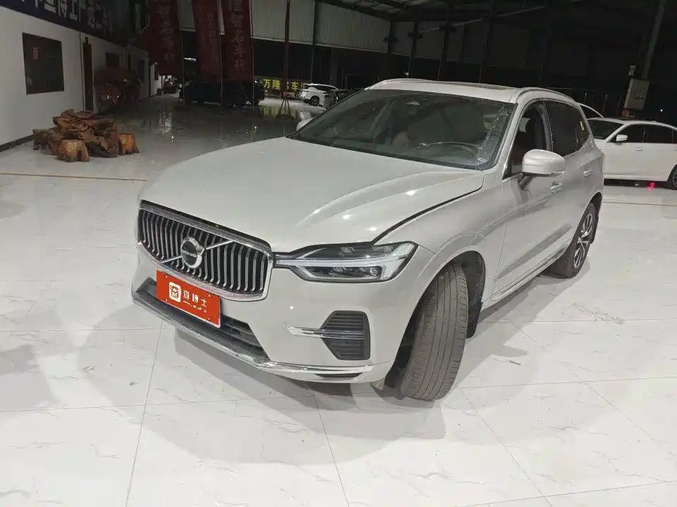Volvo XC60 2022