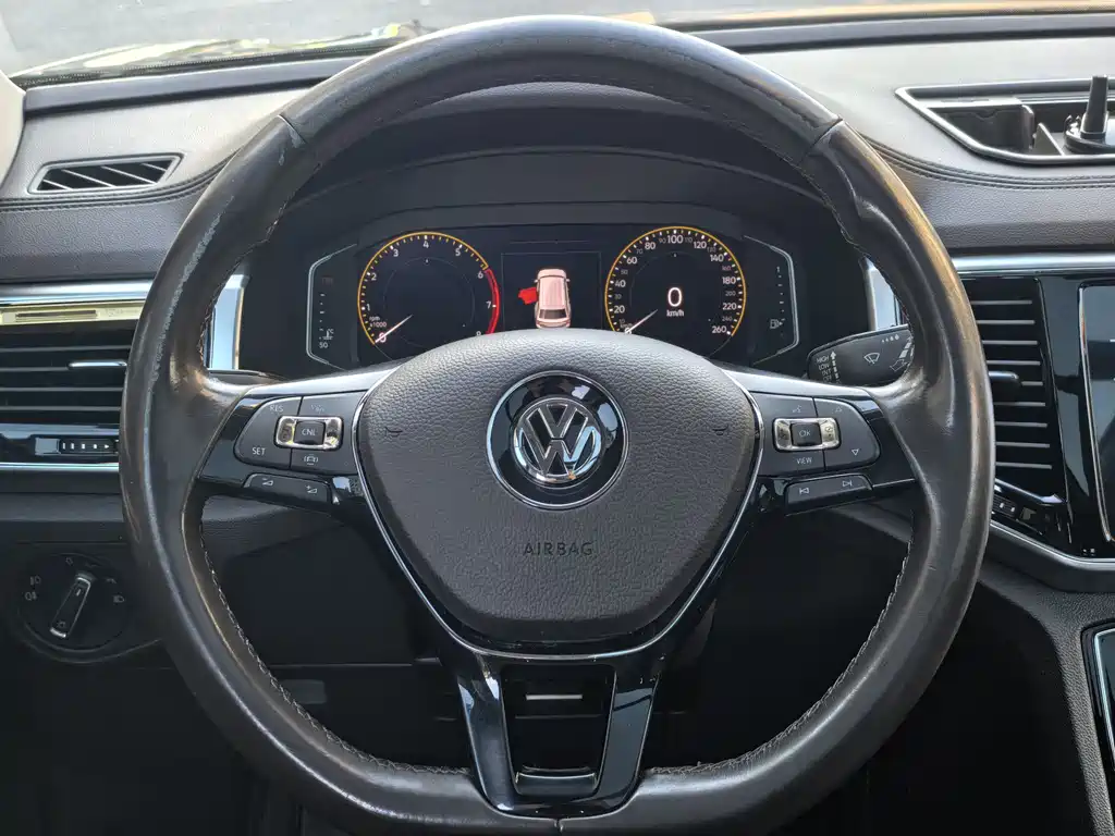VOLKSWAGEN TOURANG