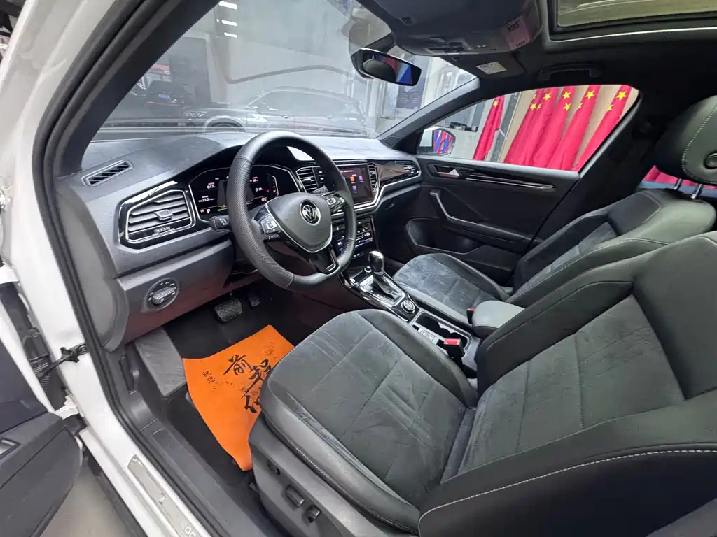 Volkswagen T-Roc — миниатюра 7