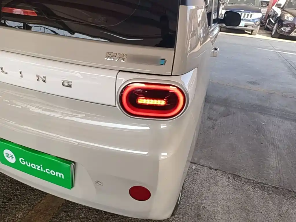 Wuling MINIEV — миниатюра 8