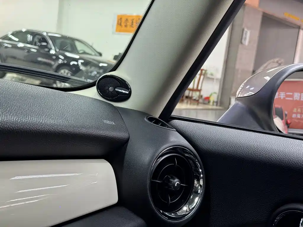 MINI Mini Clubman — миниатюра 16