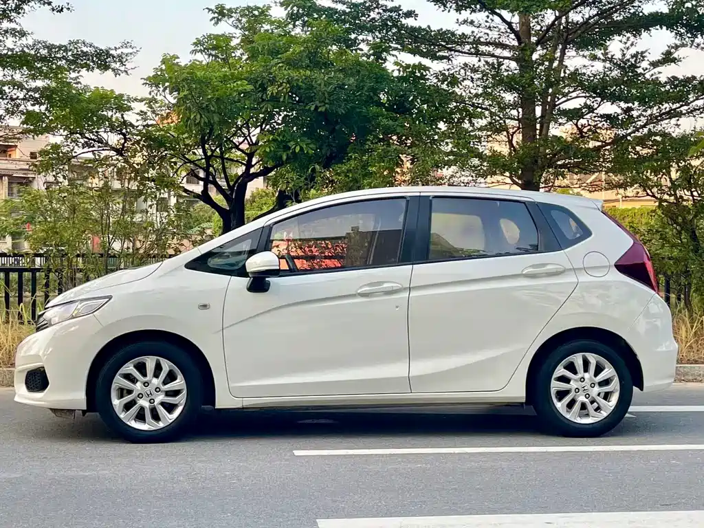 Honda Fit — миниатюра 10