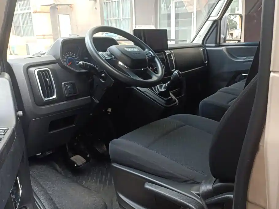 IVECO Daily — миниатюра 9