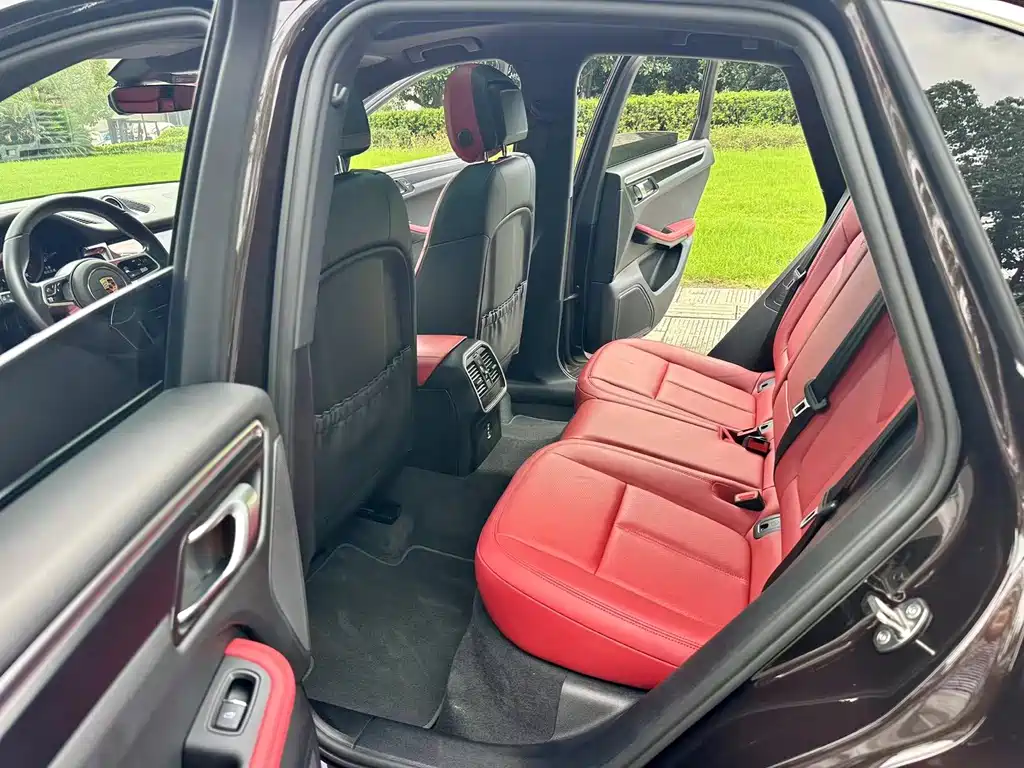 Porsche Macan — миниатюра 7