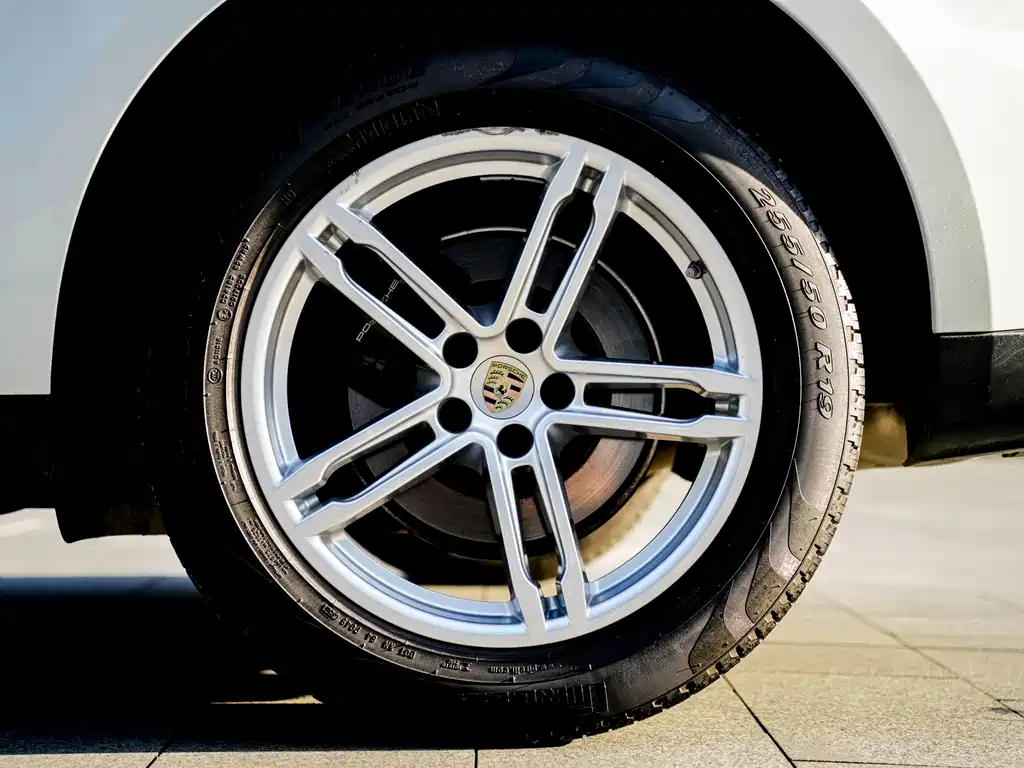 Porsche Macan — миниатюра 18