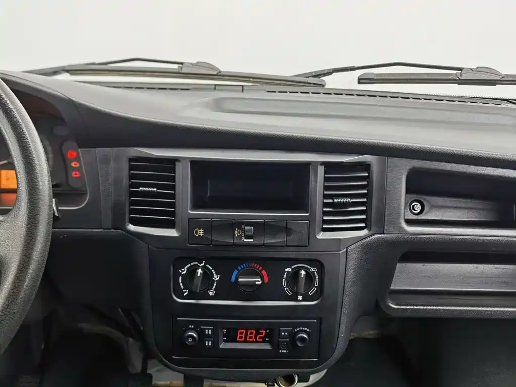 Wuling Zhiguang — миниатюра 12
