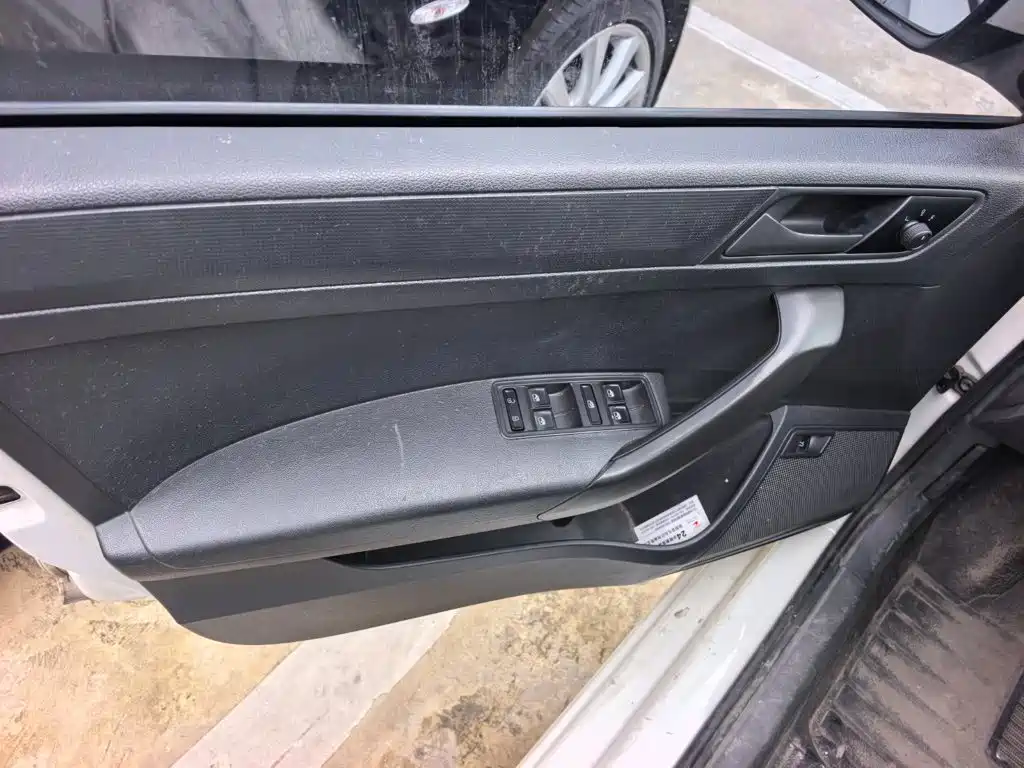Volkswagen Santana — миниатюра 7