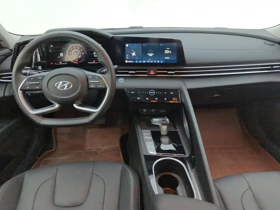 Hyundai Elantra — миниатюра 12