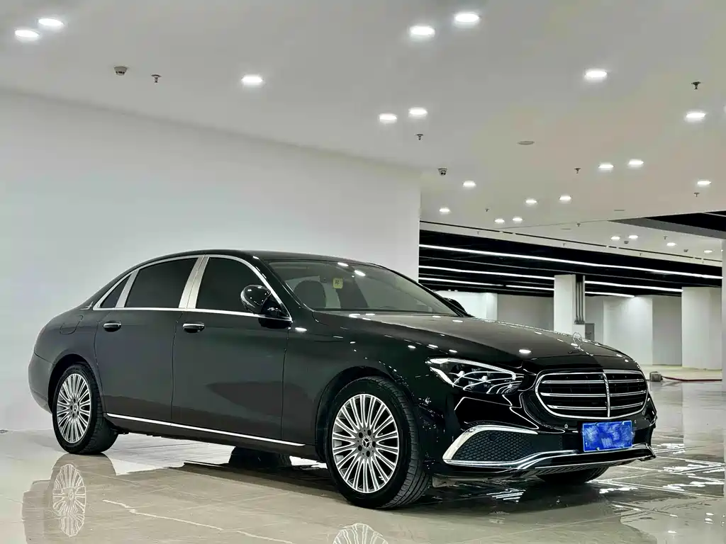 Mercedes-Benz E-Class — миниатюра 3