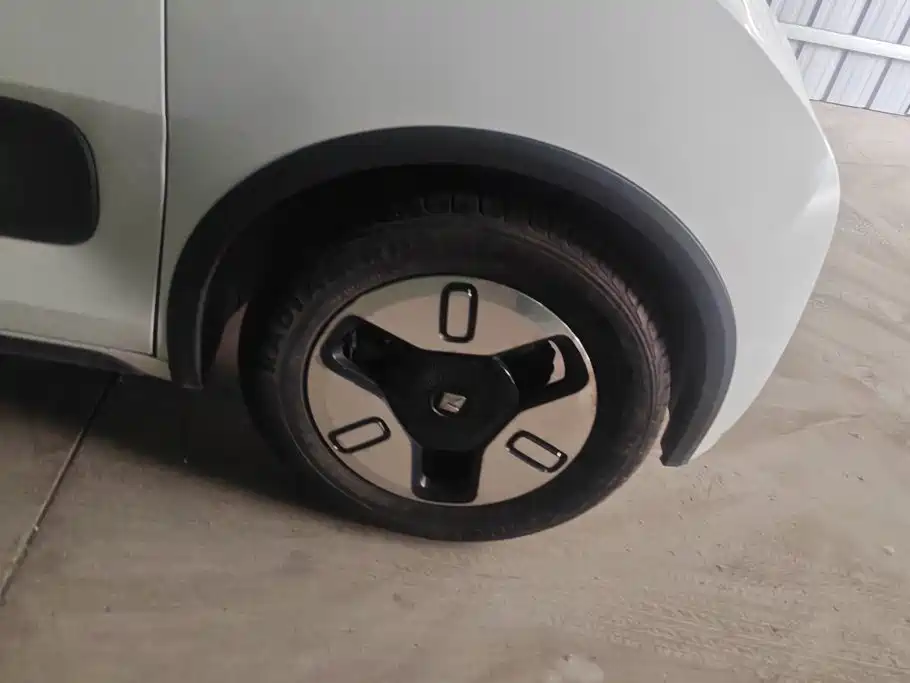 Baojun E300 — миниатюра 6