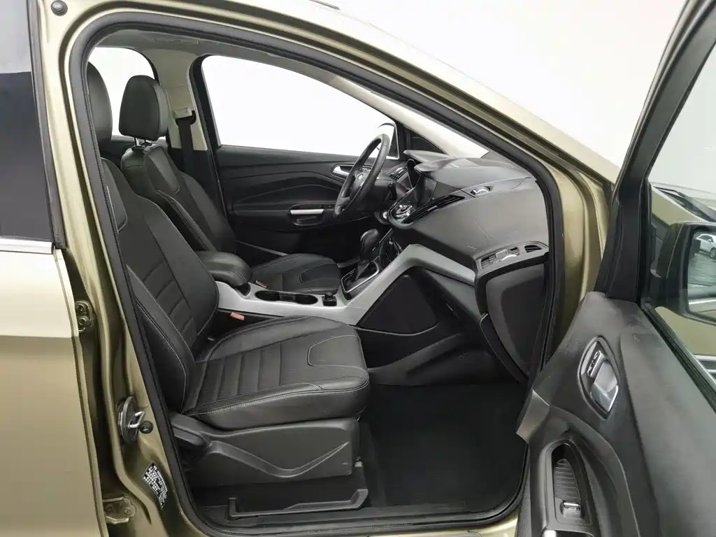 Ford Kuga — миниатюра 23