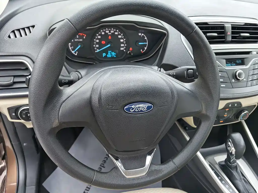 Ford Escort — миниатюра 9
