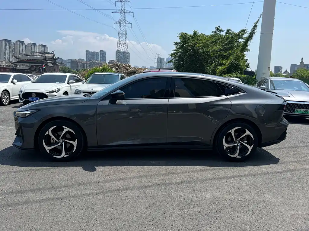 Changan UNI-V 2022 1.5T Luxury