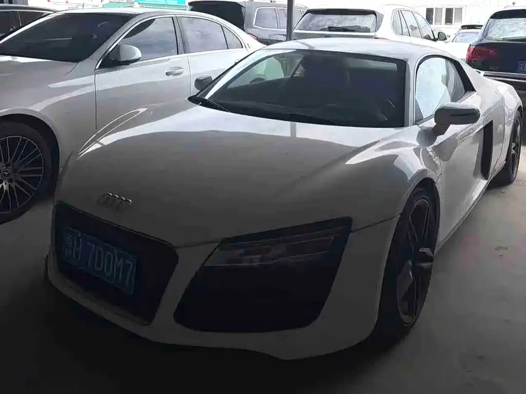Audi R8
