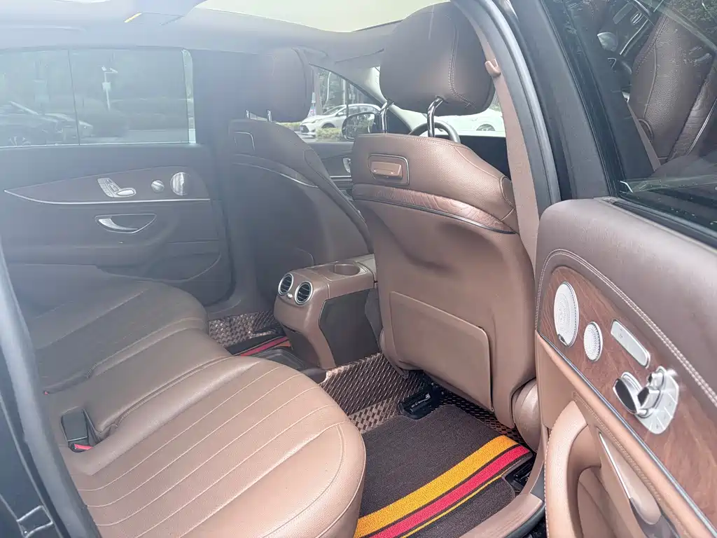 Mercedes-Benz E-Class — миниатюра 15