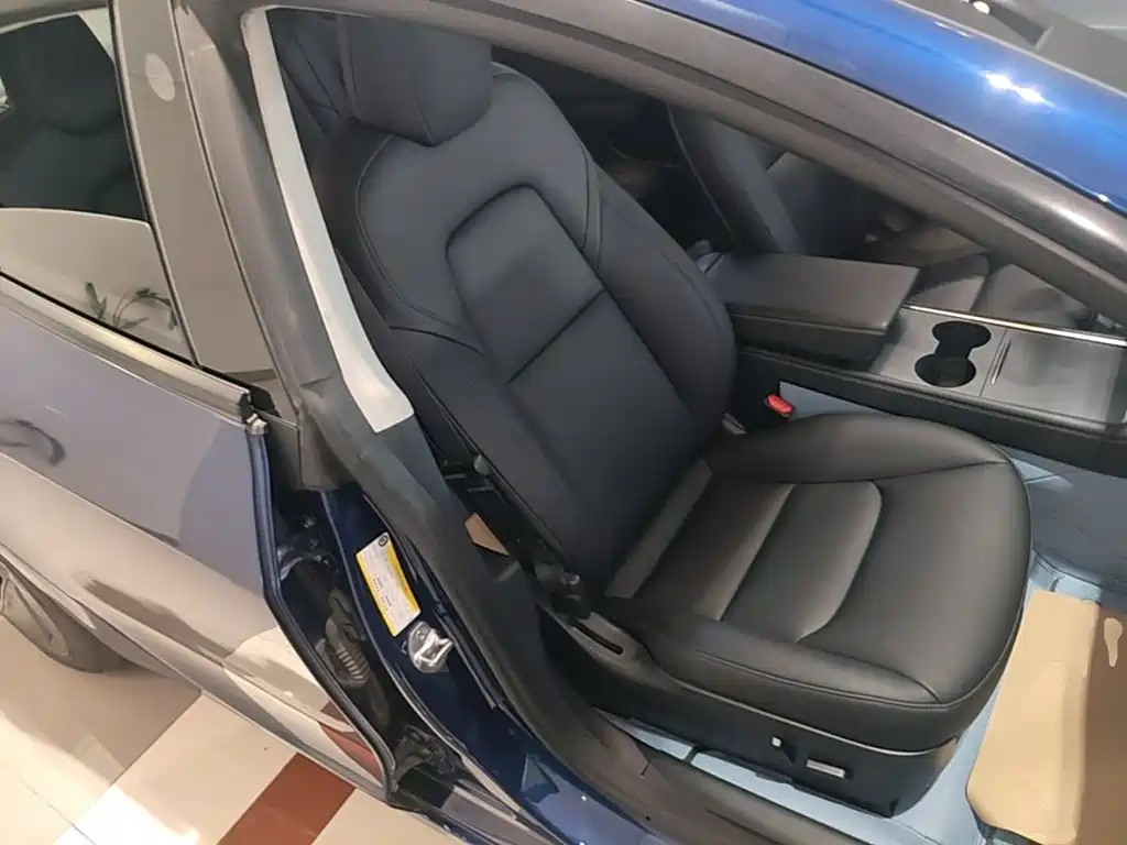 Tesla Model 3 — миниатюра 25