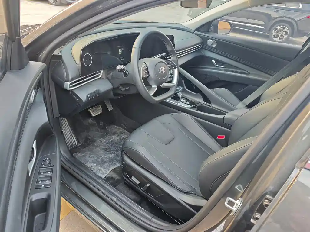 Hyundai Elantra — миниатюра 4