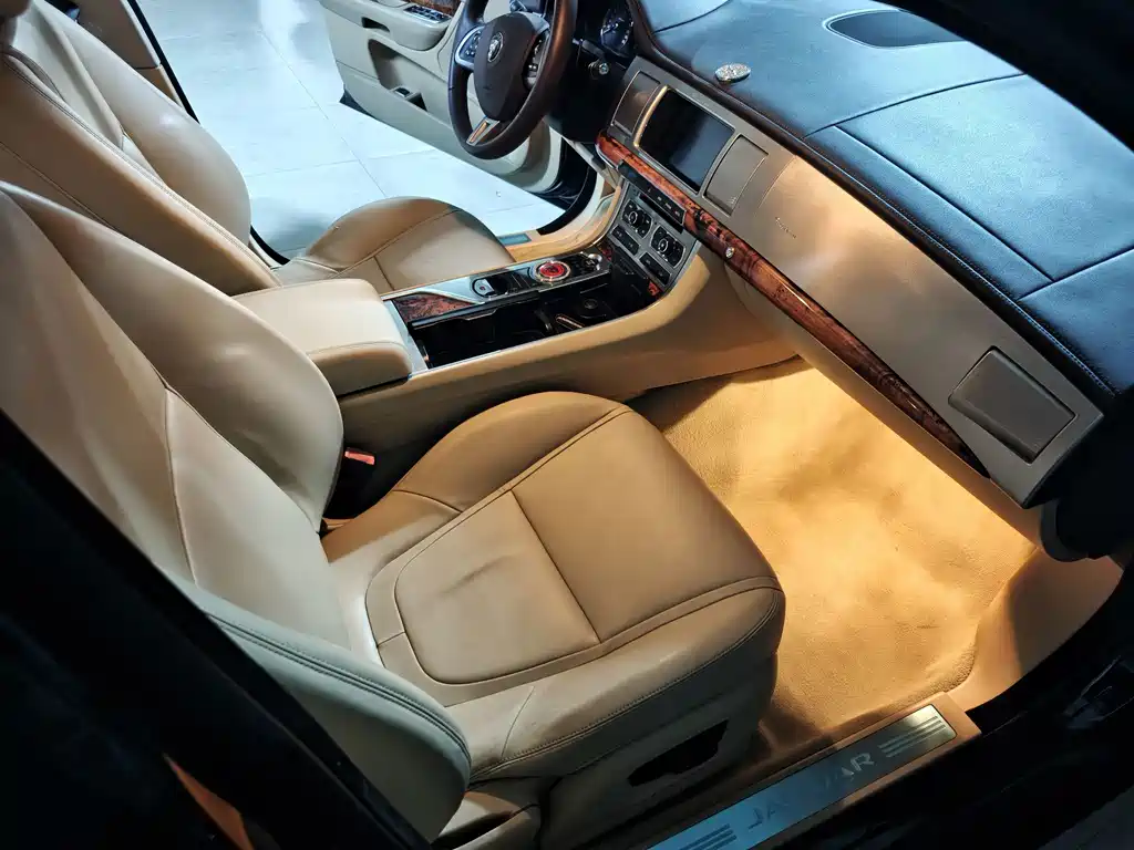 Jaguar XF — миниатюра 7