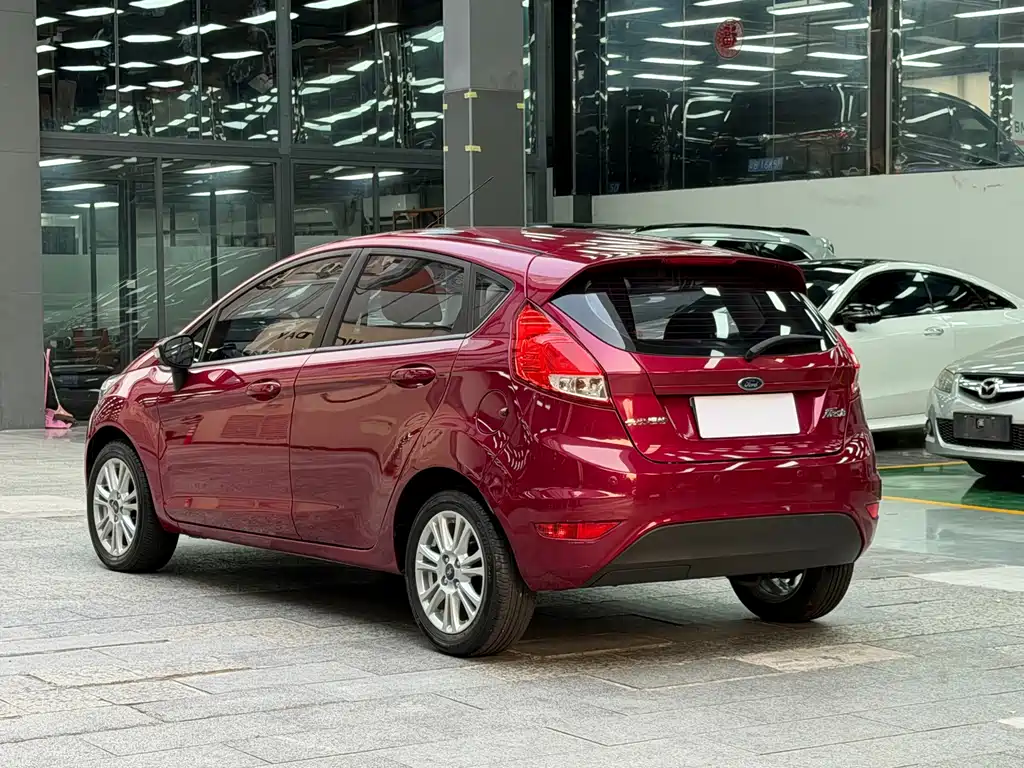 Ford Fiesta — миниатюра 12
