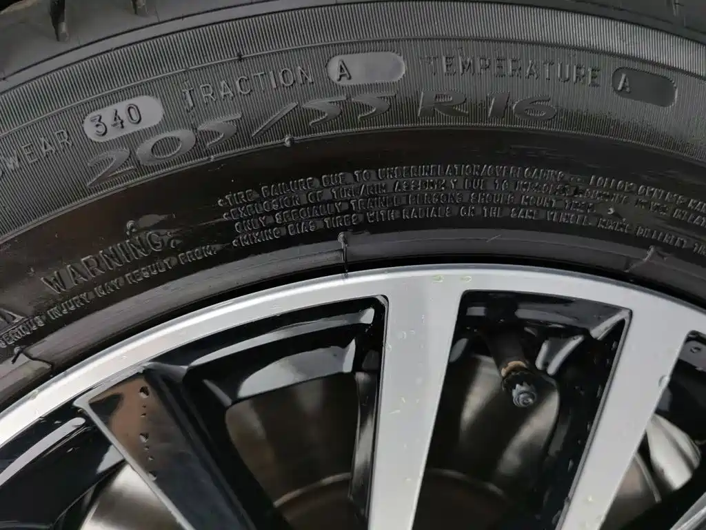 Volvo V40 — миниатюра 24