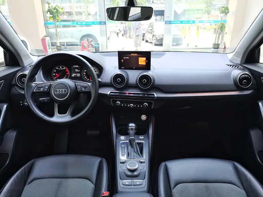 Audi Q2L 2020 35 TFSI Fashion