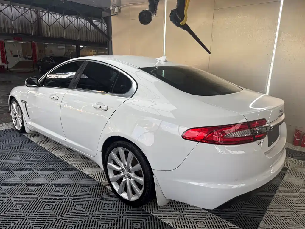 Jaguar XF 2015 XF 2.0T