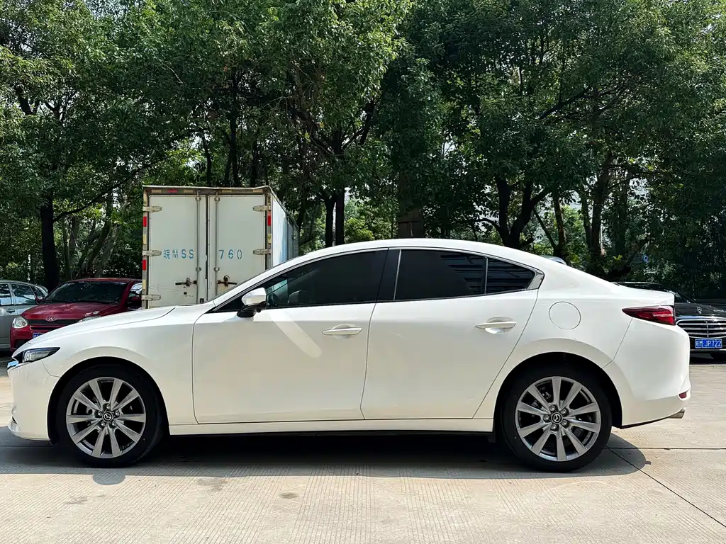 Mazda 3 Axela — миниатюра 9