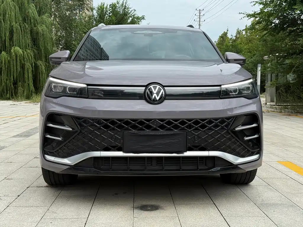 Volkswagen Tiguan L — миниатюра 2