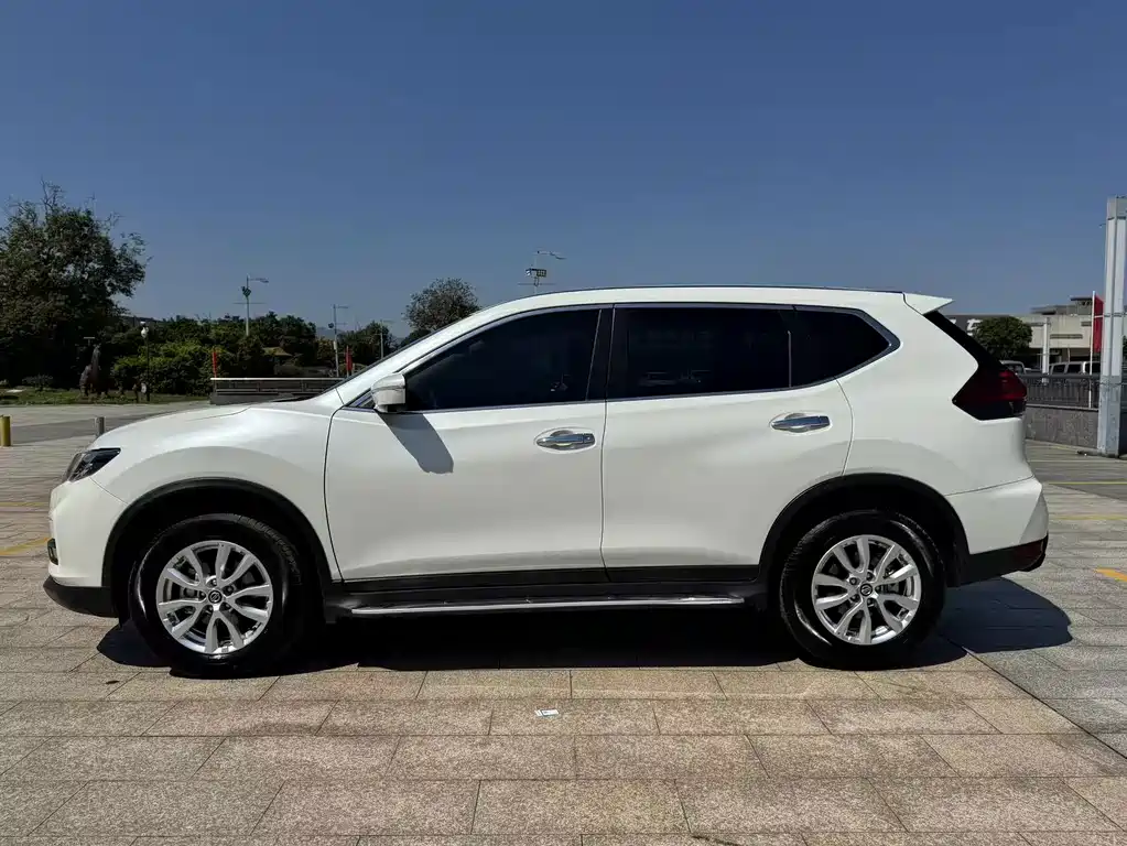 Nissan X-Trail — миниатюра 4