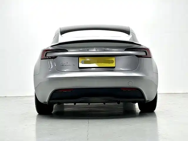 Tesla Model 3 — миниатюра 9