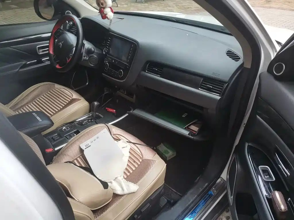 Mitsubishi Outlander — миниатюра 20