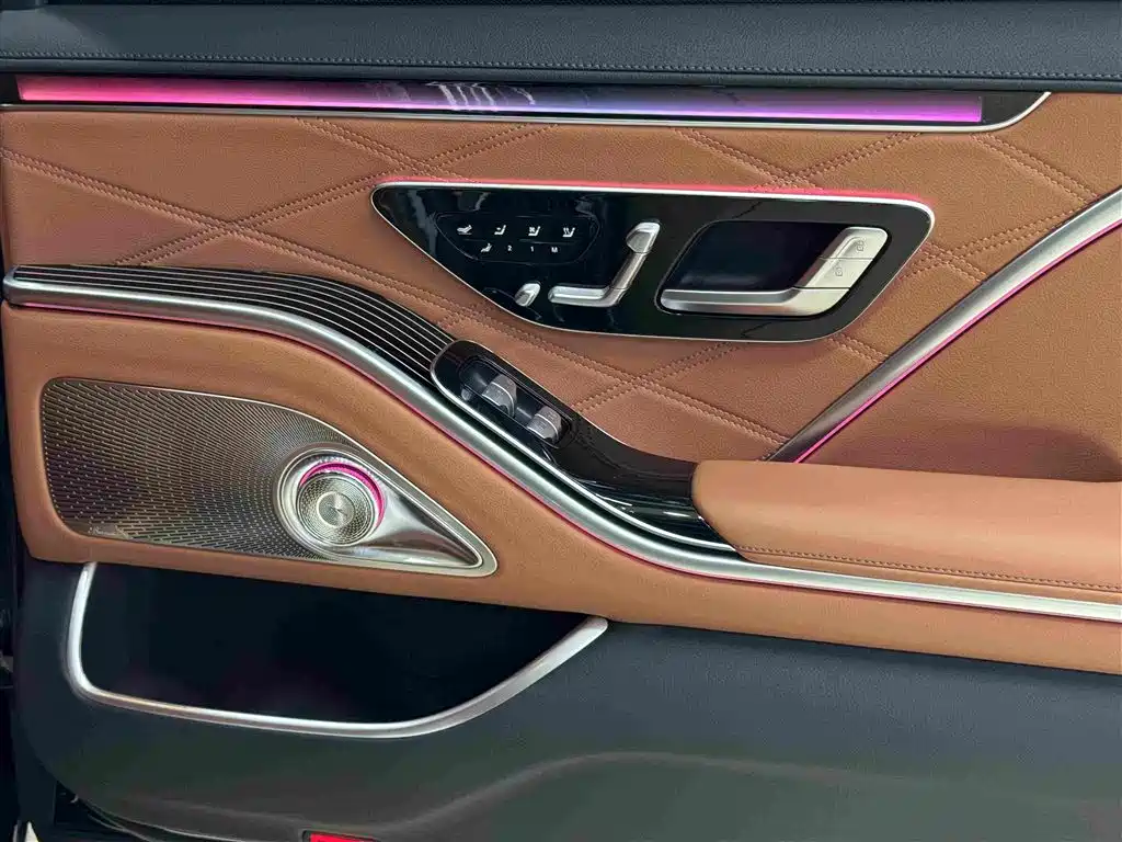 Mercedes-Benz S-Class — миниатюра 12