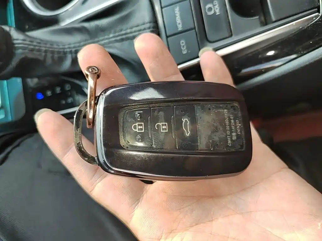 Toyota Camry — миниатюра 9