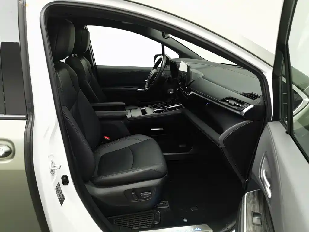 Toyota Sienna — миниатюра 23