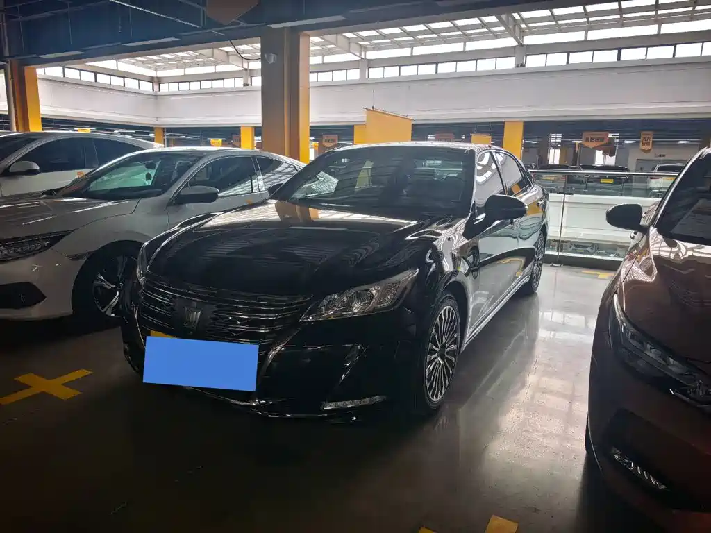 Toyota Crown 2018