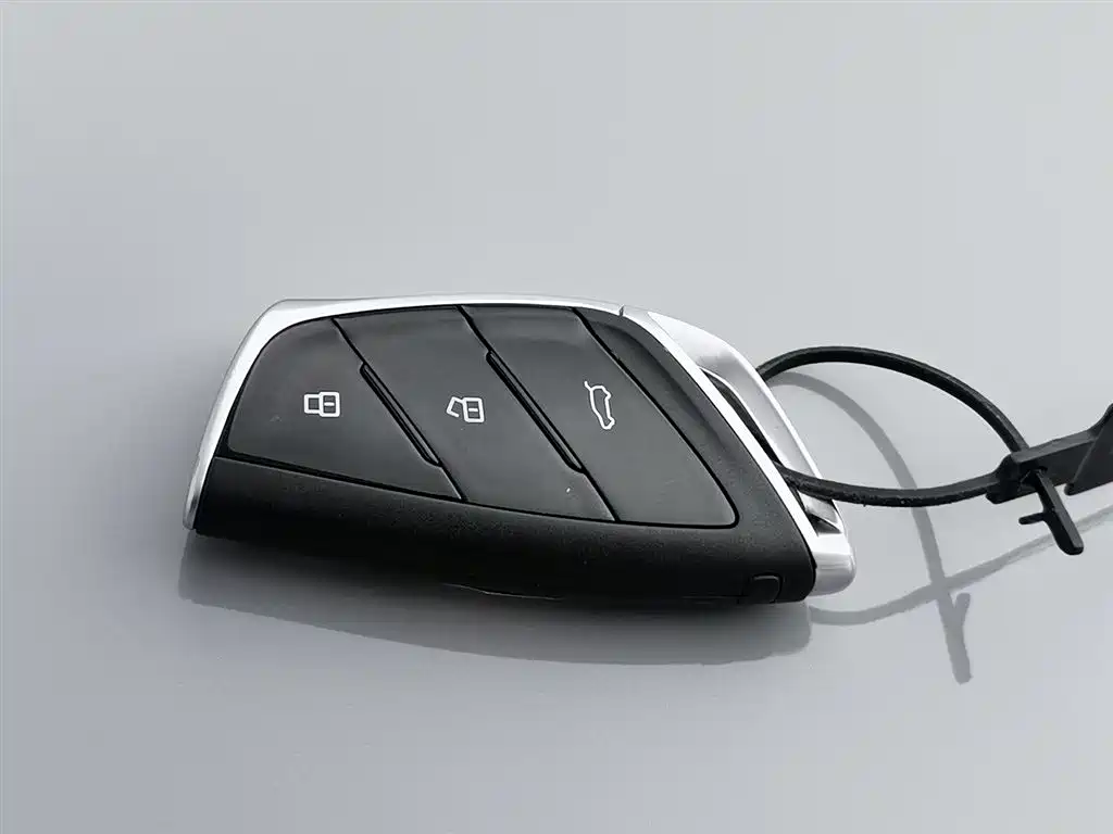 SAIC MAXUS CHASE G50 PLUG IN HYBRID