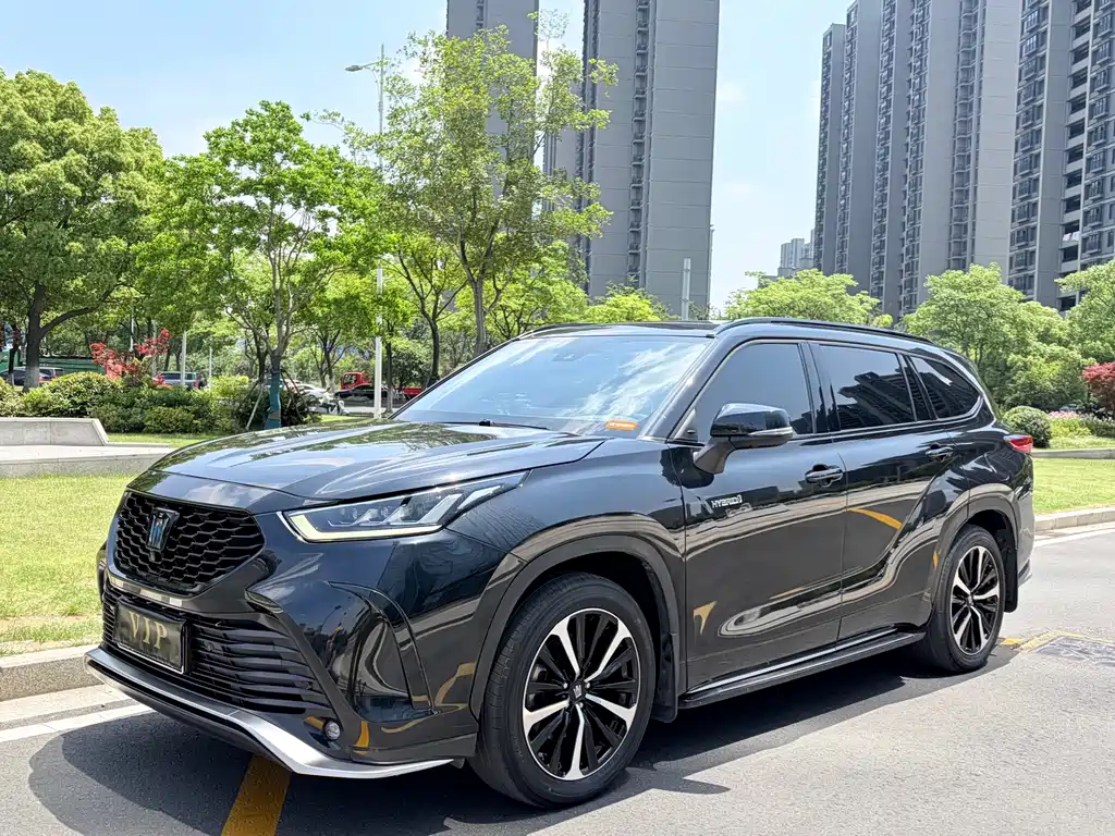 Toyota Crown Kluger 2021