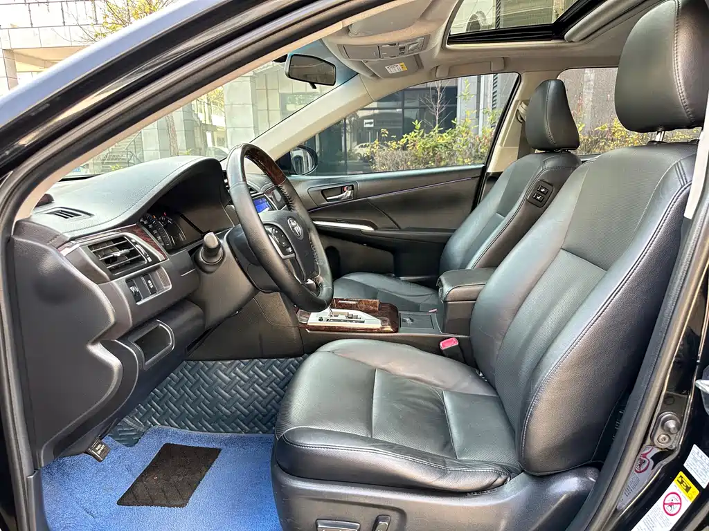 Toyota Camry 2015 2.0G Lead