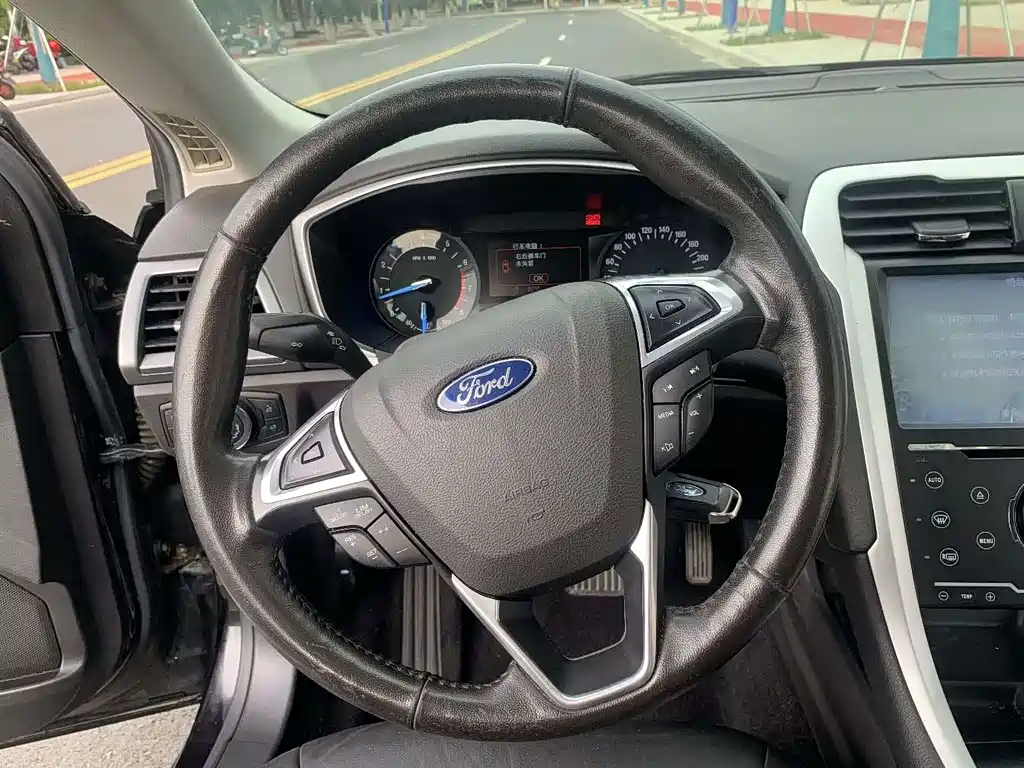 Ford Mondeo — миниатюра 7