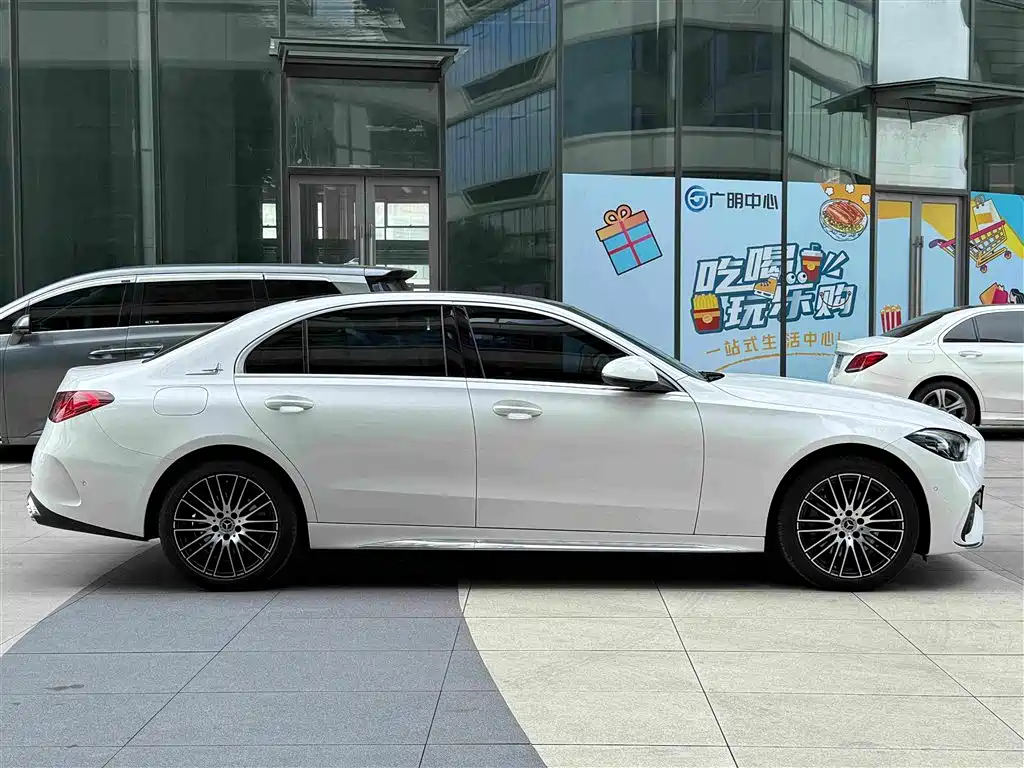 Mercedes-Benz C-Class — миниатюра 8
